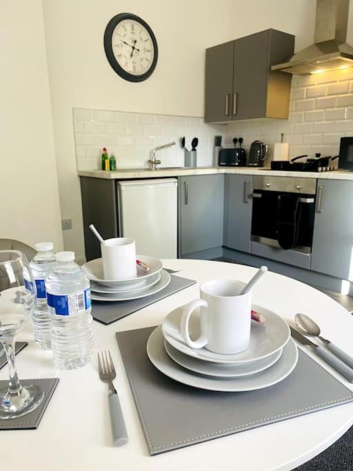 #4Bs 1 Bed Serviced Apartment Derby Eksteriør bilde