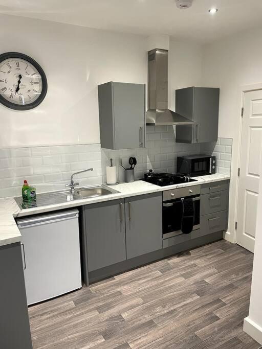 #4Bs 1 Bed Serviced Apartment Derby Eksteriør bilde